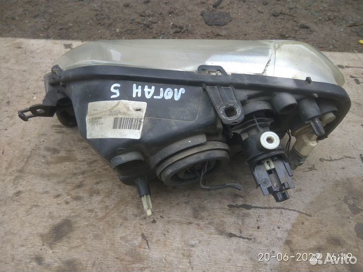 Фара правая на Рено Логан 2008 год