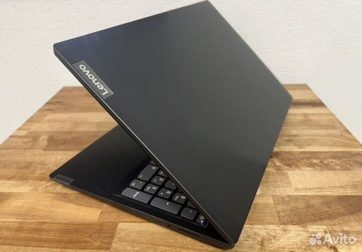 Ноутбук lenovo