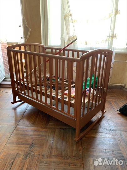 Детская кроватка