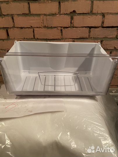 Полки и ящики для холодильника Indezit B 15.025