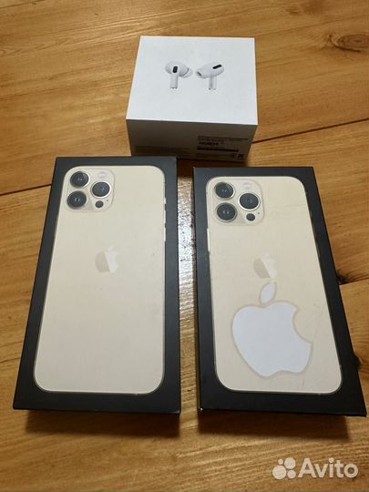 Коробки от iPhone, AirPods