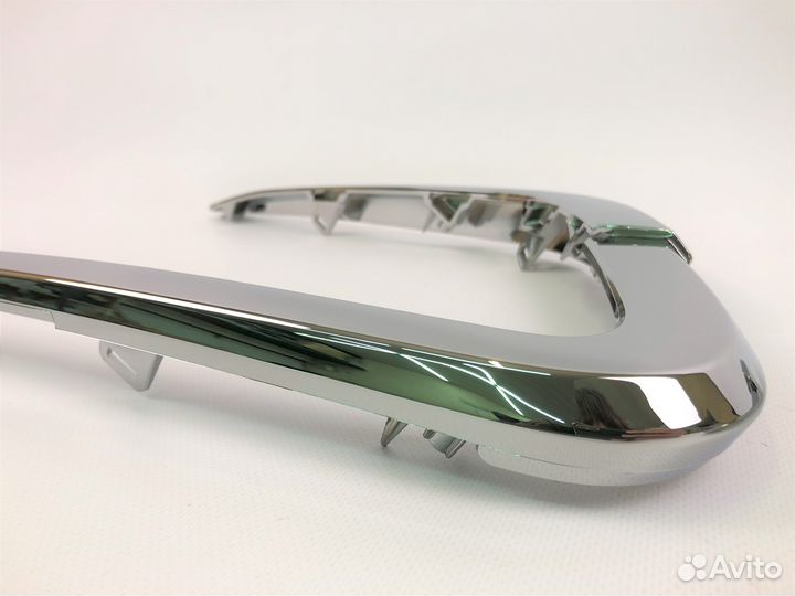 Молдинги переднего бампера Лада Веста кросс хром