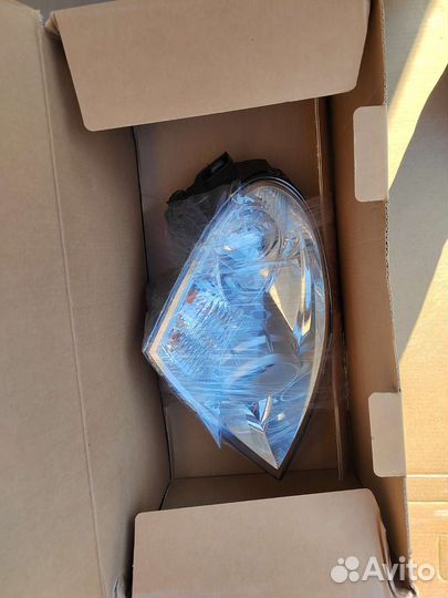 Фара Ssangyong rexton