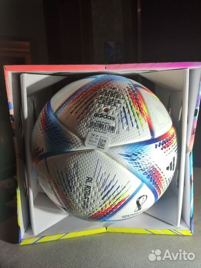 Футбольный мяч adidas