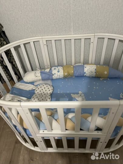 Детская кроватка круглая овальная с маятником