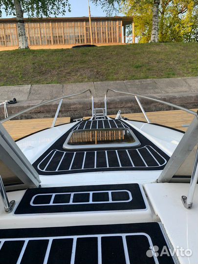 Катер гризли 580