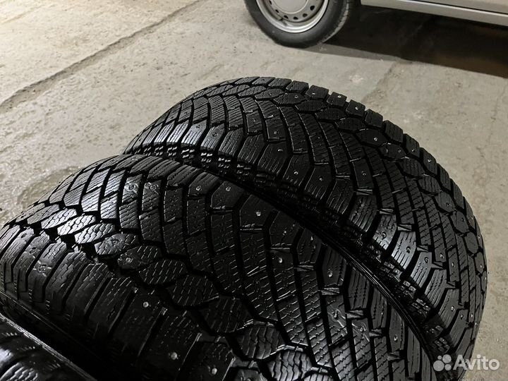 Gislaved Nord Frost 200 215/60 R16 99T