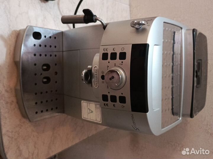 Кофемашина delonghi magnifica