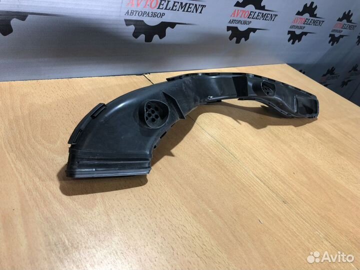 Воздухозаборник Форд Фокус 2