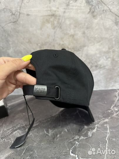Karl lagerfeld бейсболка черная новая