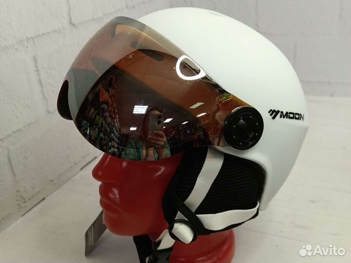 Шлем горнолыжный