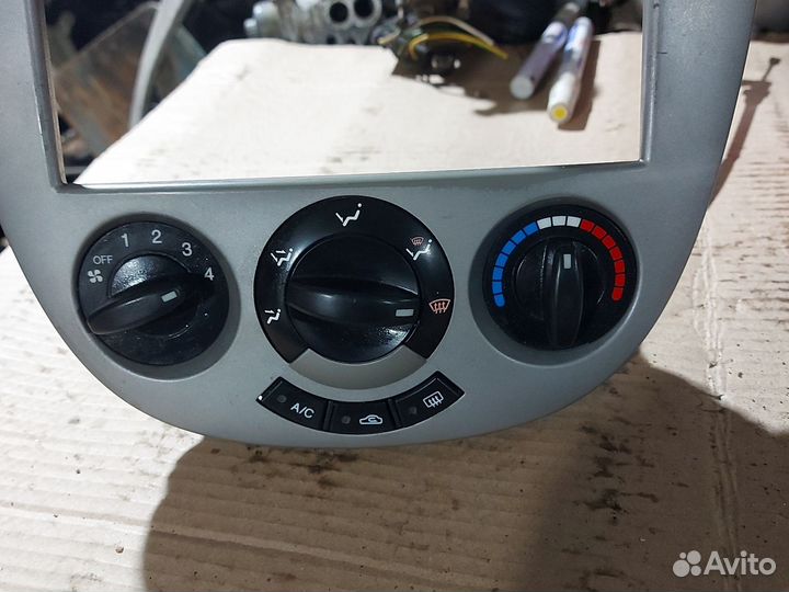 Блок управления климатом печкой Chevrolet Lacetti
