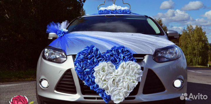 Свадебное украшение на машину