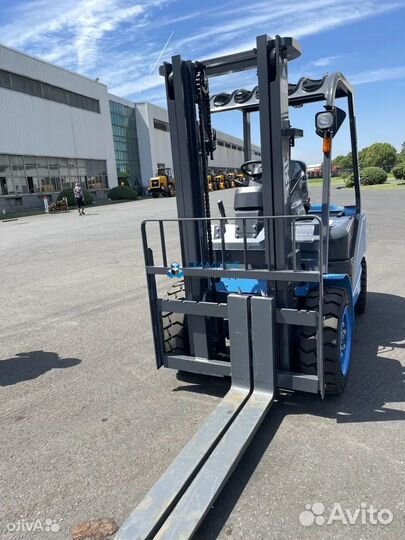 Вилочный погрузчик TRF D30-3M, 2023