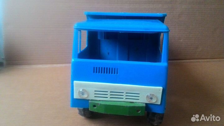 Игрушки машины СССР грузовики