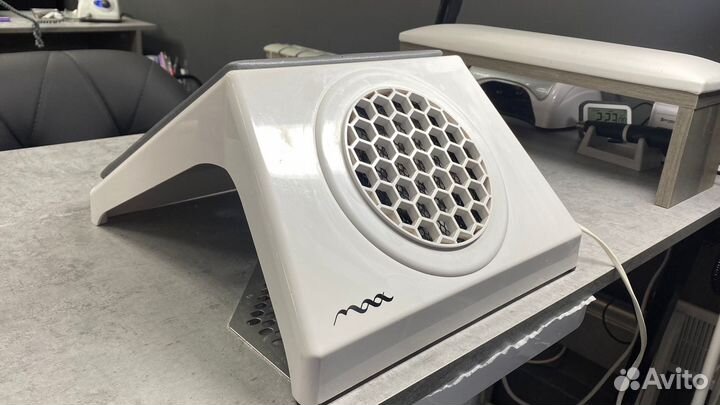 MAX Ultimate Пылесос настольный для маникюра