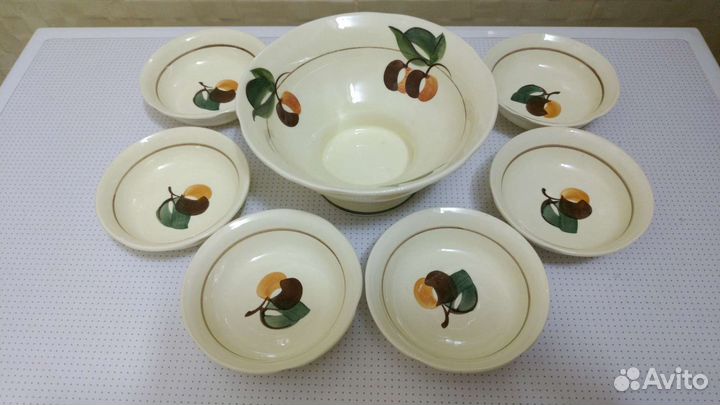 Подставка для яиц и другая посуда