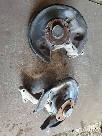 Цапфа задняя Volkswagen Passat B6