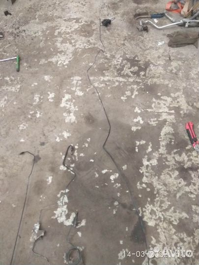 Трубка пневмоподвески на Ситроен С5 2007 года