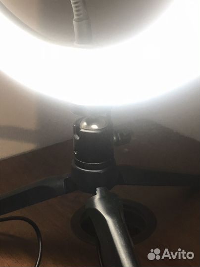 Кольцевая лампа со штативом