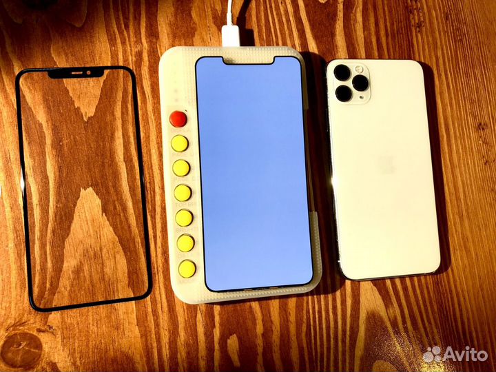 Замена разбитого стекла iPhone XR