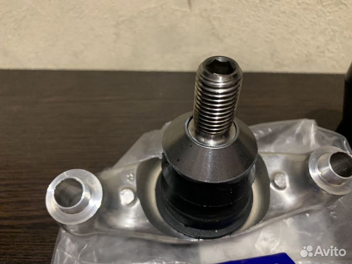 Шаровая опора переднего ниж рычага Volvo 32221192