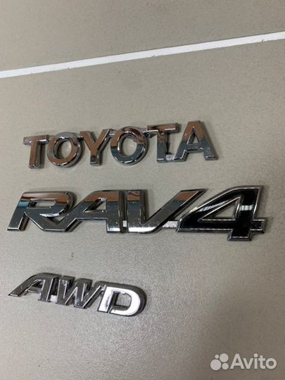 Эмблема Toyota Rav4 XA40 2012