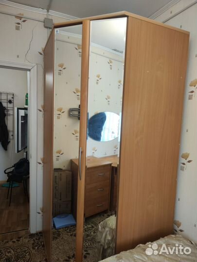 Угловой шкаф