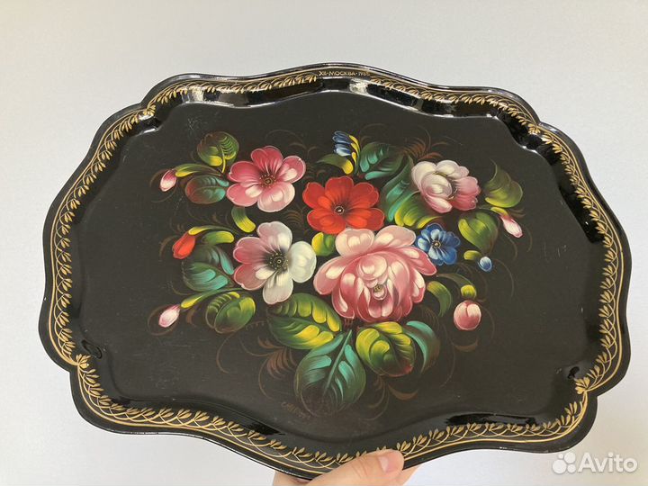 Поднос Жестово