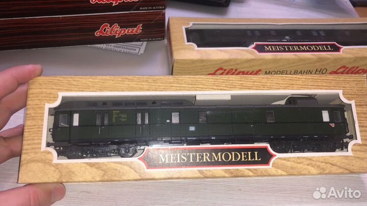 Модели 2 вагона Liliput H0 почтовые. Эпоха 3