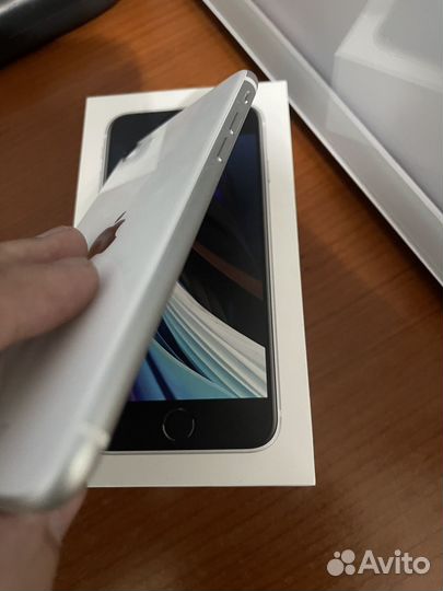 iPhone SE (2020), 64 ГБ