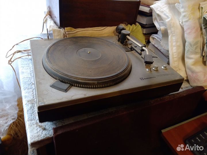 Проигрыватель винила СССР