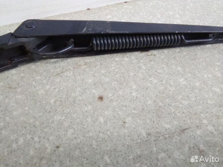 Поводок стеклоочистителя передний левый Chevrolet