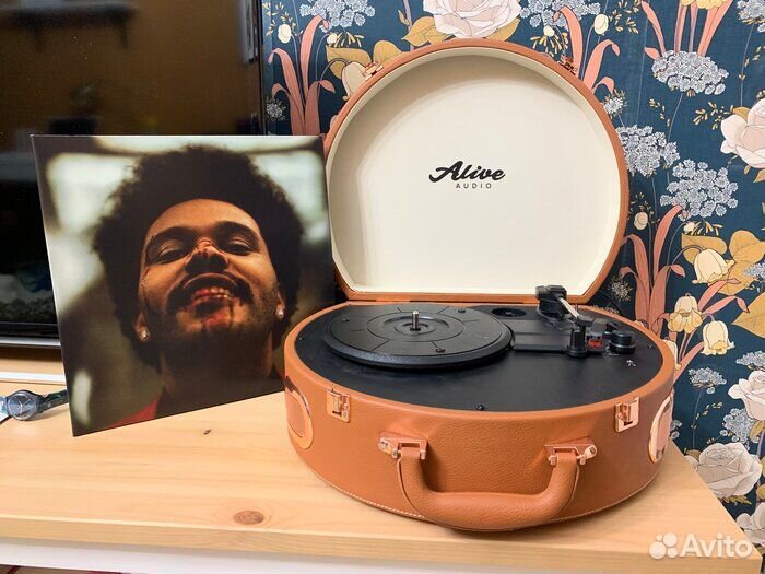 Виниловый проигрыватель Alive Audio Movie