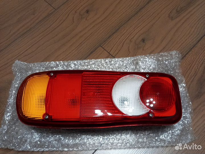 Задний стоп фара