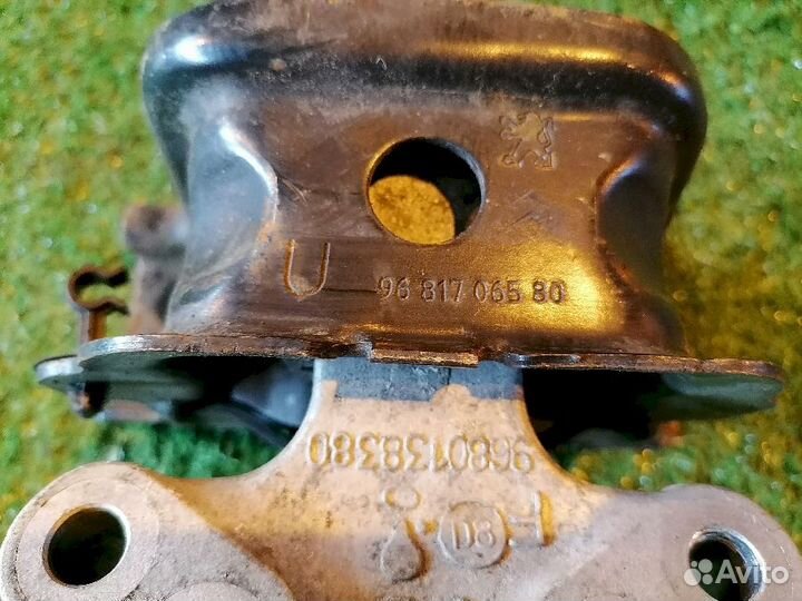 Опора двигателя (подушка двс) передняя правая 9681