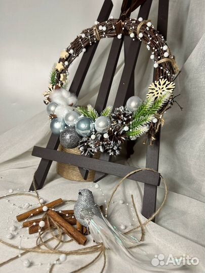 Новогодний венок ручной работы