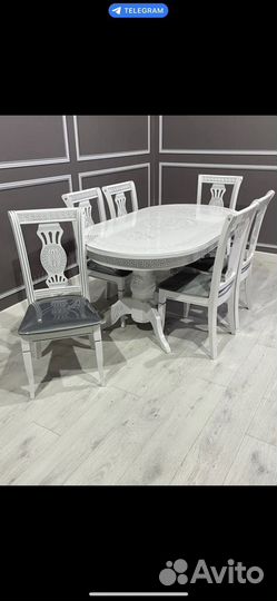 Столы и стулья