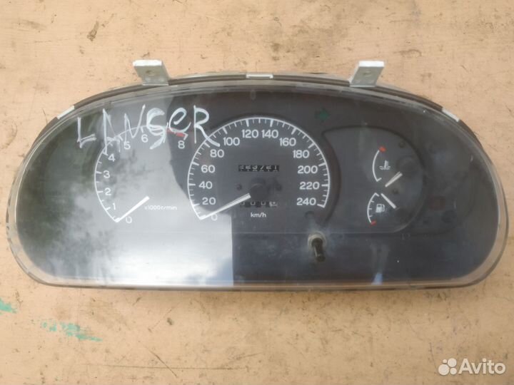 Mitsubishi Lancer CB панель приборов