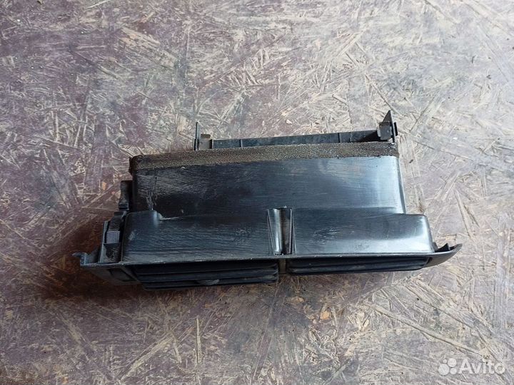 Центральная панель торпедо Volkswagen Golf 3