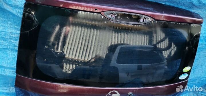 Стекло и дверь багажника Nissan note