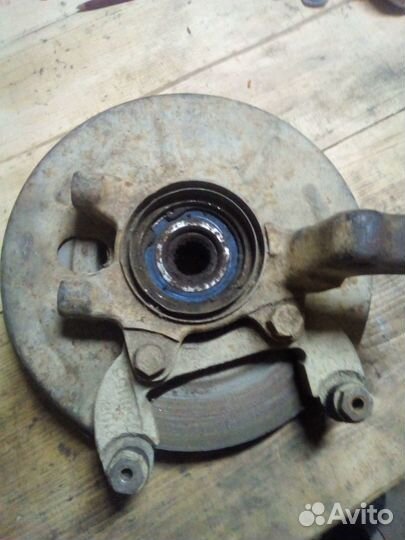 Ступица передняя левая ваз 2110
