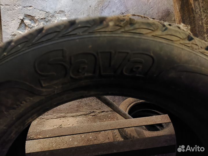 Sava Eskimo Stud 215/60 R16