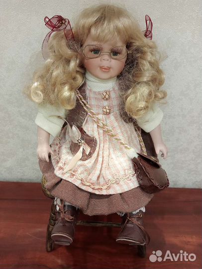 Кукла фарфоровая коллекционная