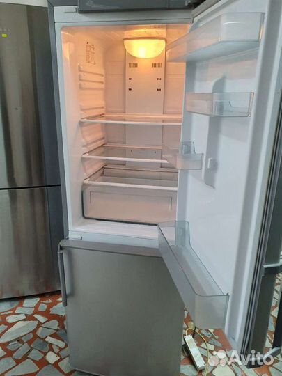 Холодильник Samsung.No Frost