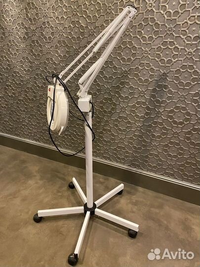 Лампа лупа для косметолога