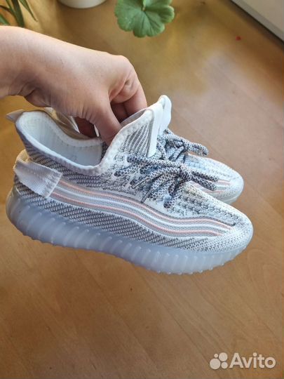 Кроссовки детские yeezy boost