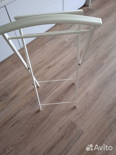 Вешалка металлическая белая детская