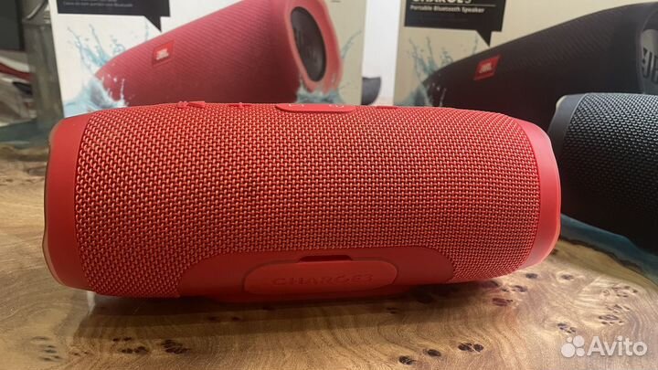 Продам оригинальную колонку jbl charge 3