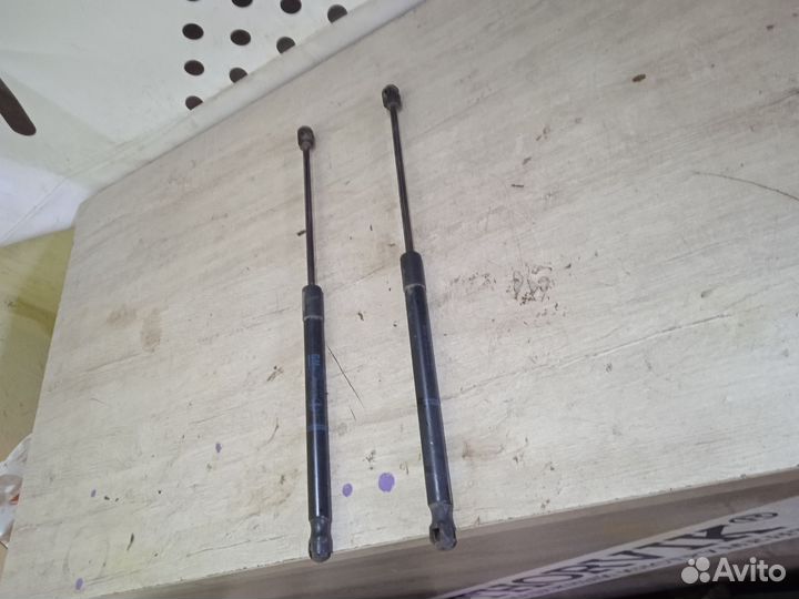 Амортизатор багажника Опель Астра H Opel astra H